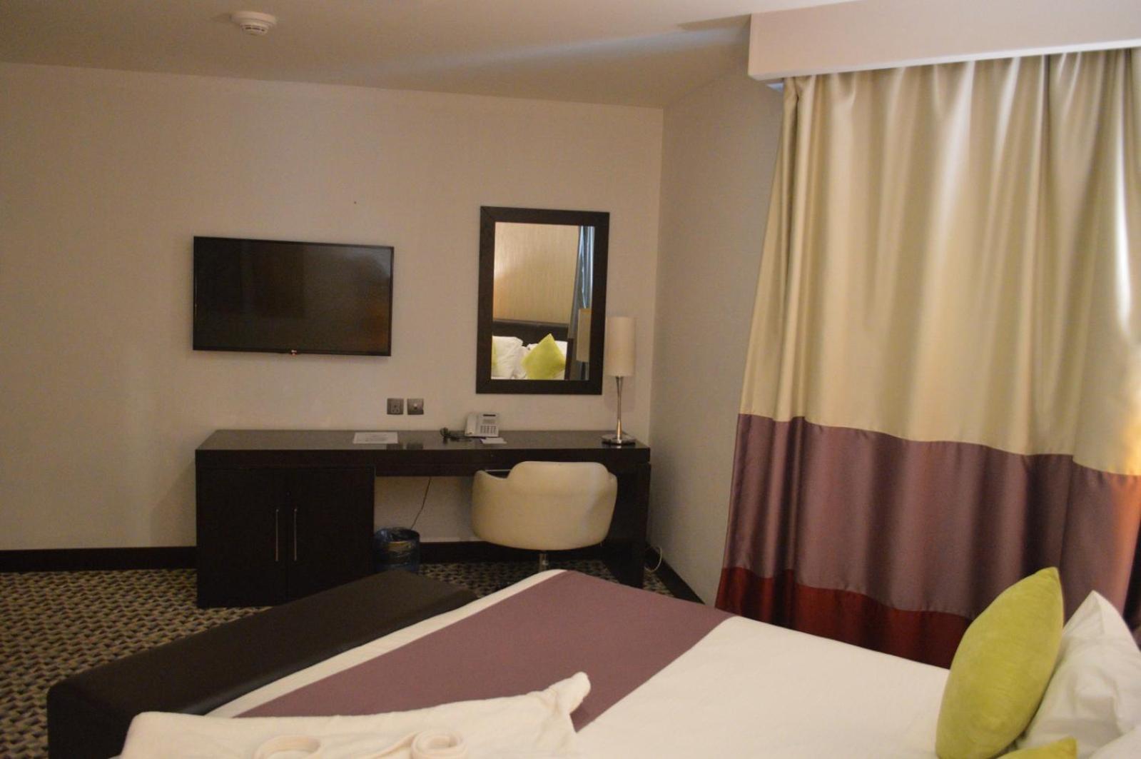 Golden Tulip Hail Экстерьер фото