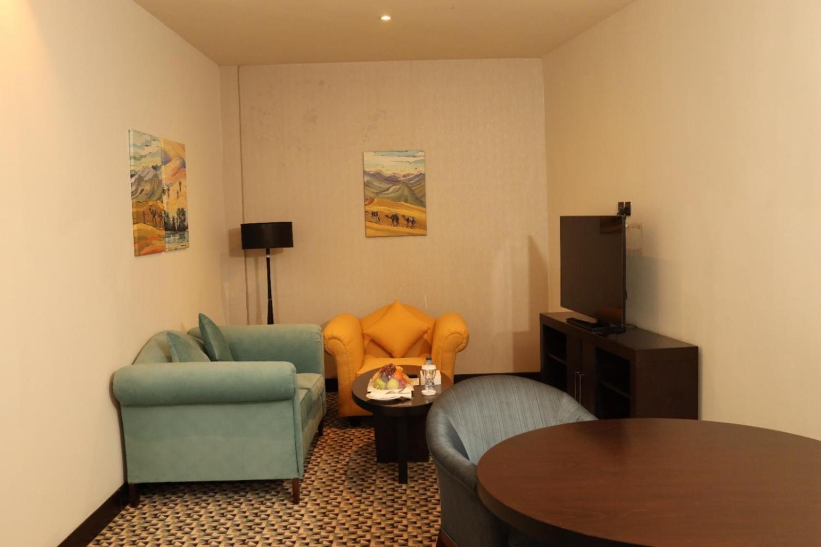 Golden Tulip Hail Экстерьер фото