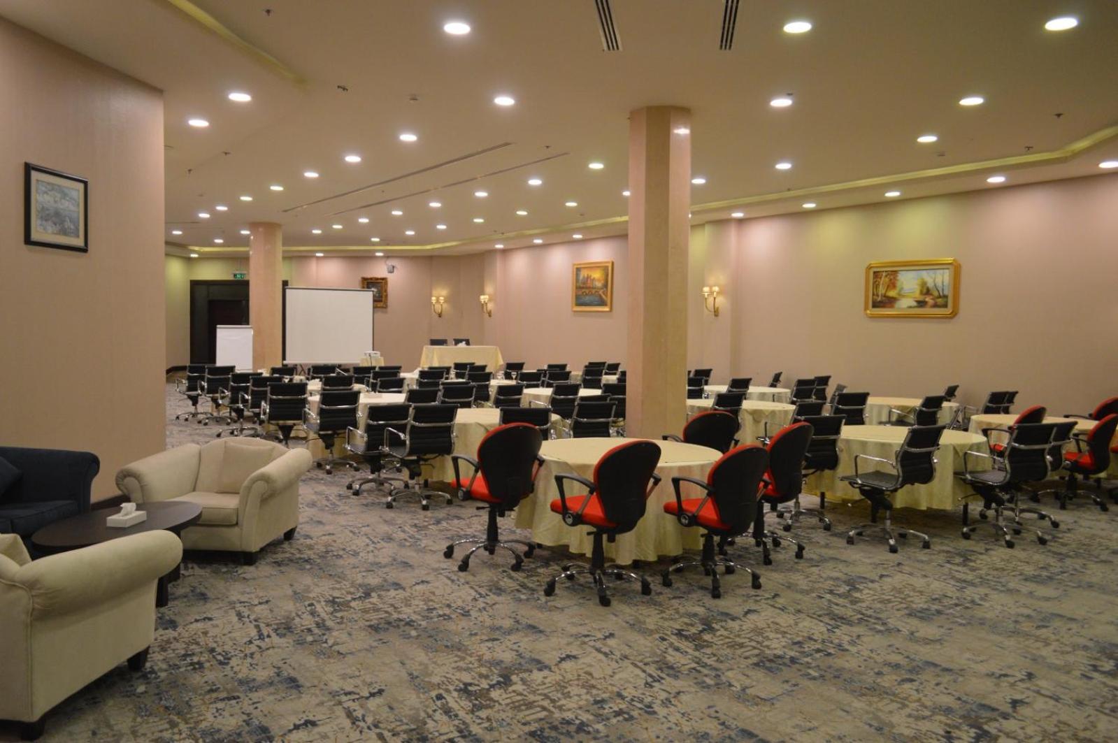 Golden Tulip Hail Экстерьер фото